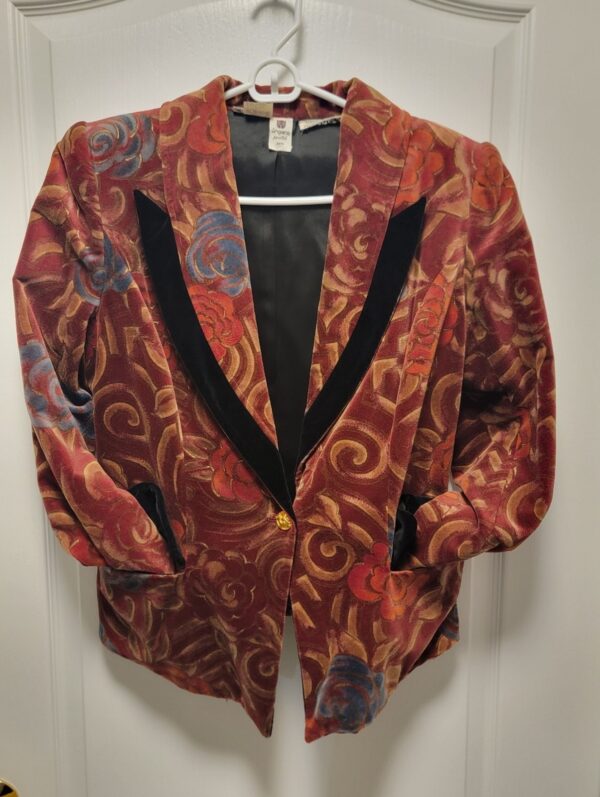 d9920621-6041-4465-8f5f-f7772ffccdac.jpeg VTG Ungaro Parallele Paris Velvet Floral Blazer Jacket Size 12 Designer 80s 90s