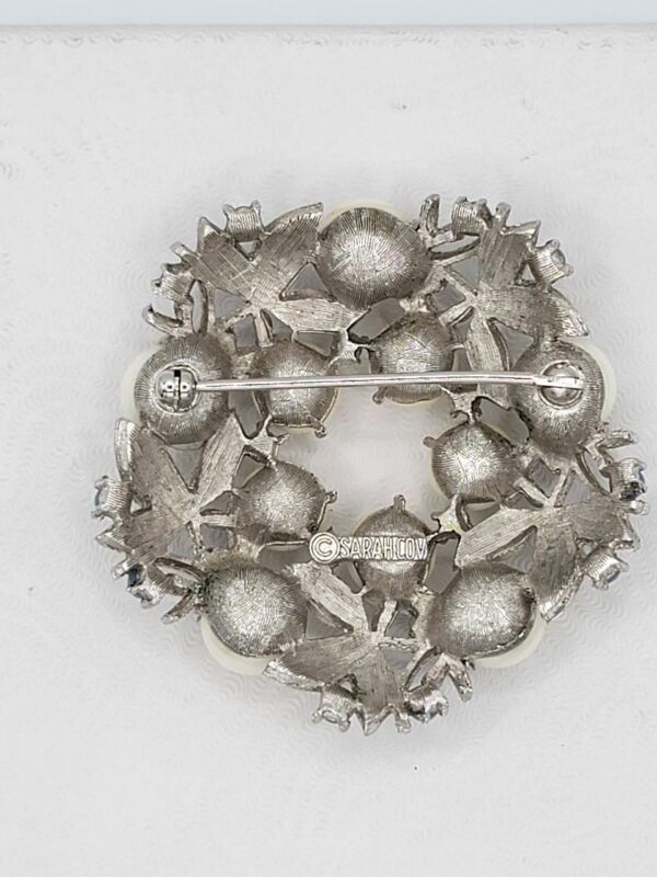BRO-00002 (1) Sarah Coventry Alaskan Summer Faux Pearl and Blue Bead Wreath Brooch
