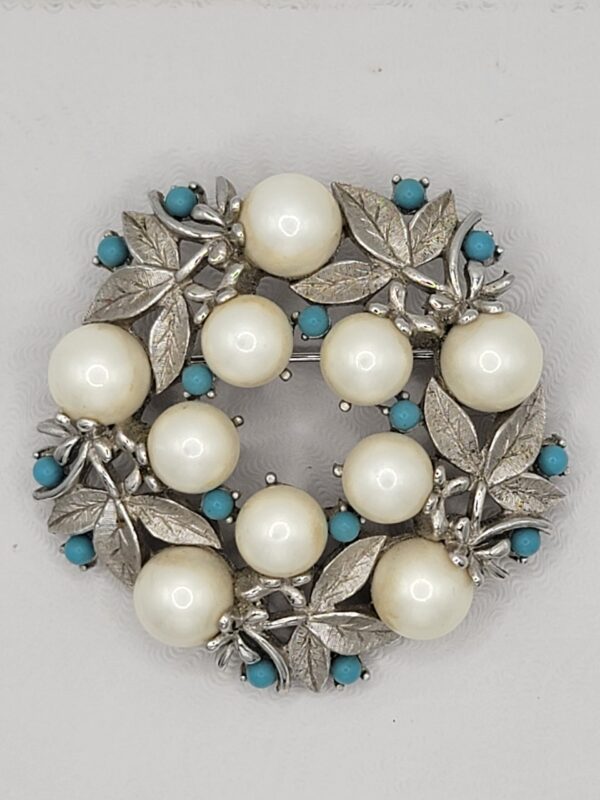 BRO-00002 (3) Sarah Coventry Alaskan Summer Faux Pearl and Blue Bead Wreath Brooch