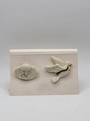 BRO-00015 (12) Lenox White Porcelain Dove and Hat Brooch Pin Set on Card