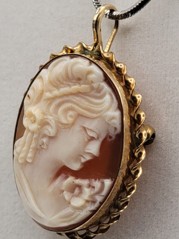 Vintage Carved Shell Cameo 12K Gold Filled Brooch Pendant