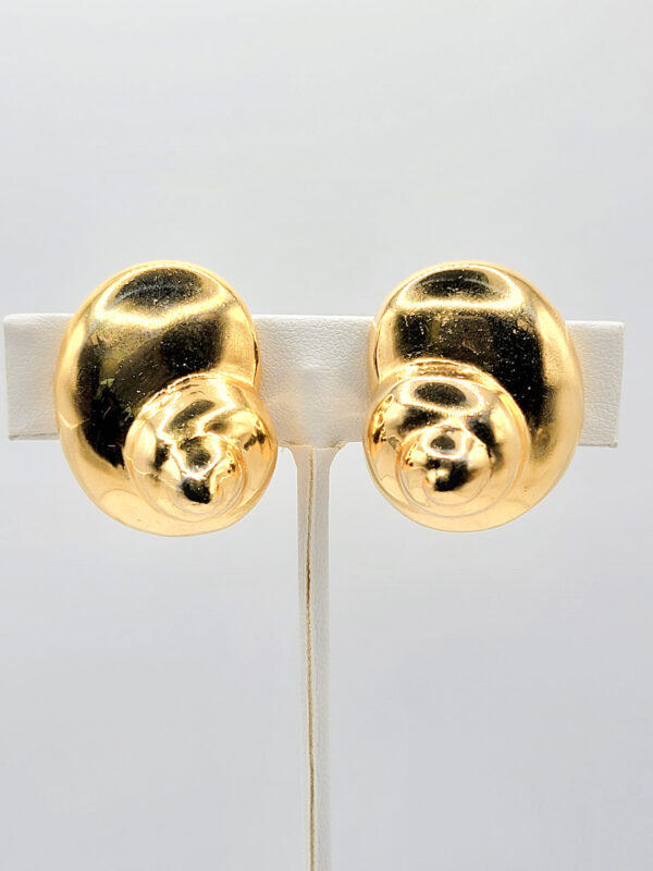 EAR-00007 (1) Attributed Kenneth Jay Lane Gold-Tone Spiral Dome Clip Earrings