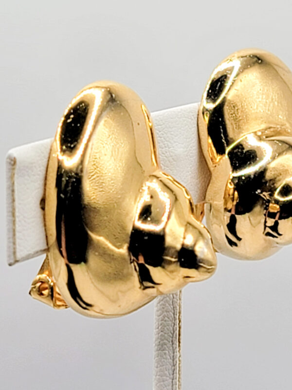EAR-00007 (10) Attributed Kenneth Jay Lane Gold-Tone Spiral Dome Clip Earrings