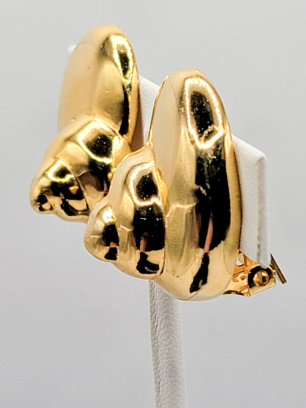 EAR-00007 (11) Attributed Kenneth Jay Lane Gold-Tone Spiral Dome Clip Earrings