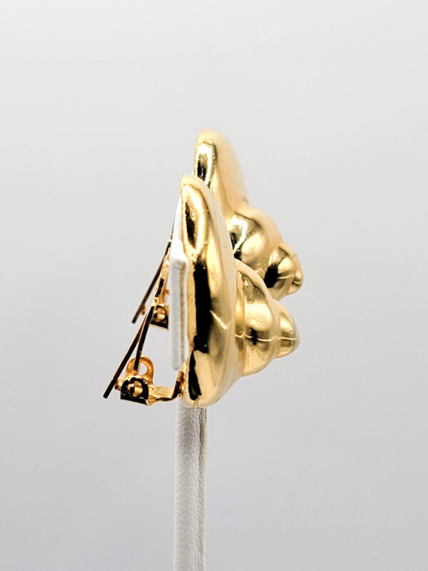EAR-00007 (8) Attributed Kenneth Jay Lane Gold-Tone Spiral Dome Clip Earrings