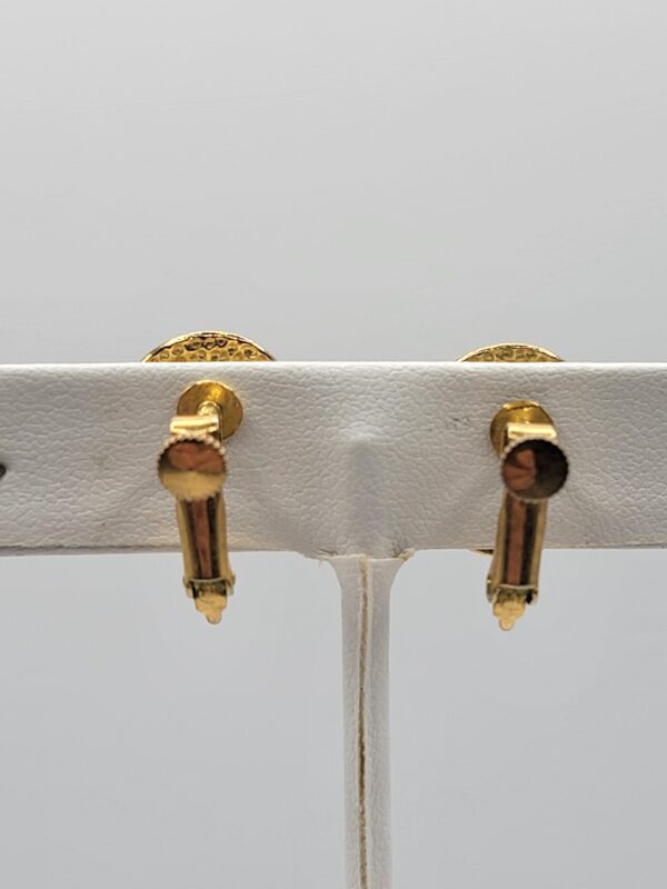 EAR-00024 (4) Green Intaglio-Style Gold-Tone Screw-Back Earrings