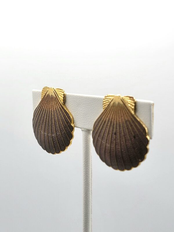 Vintage JS Two Tone Seashell Clip On Earrings