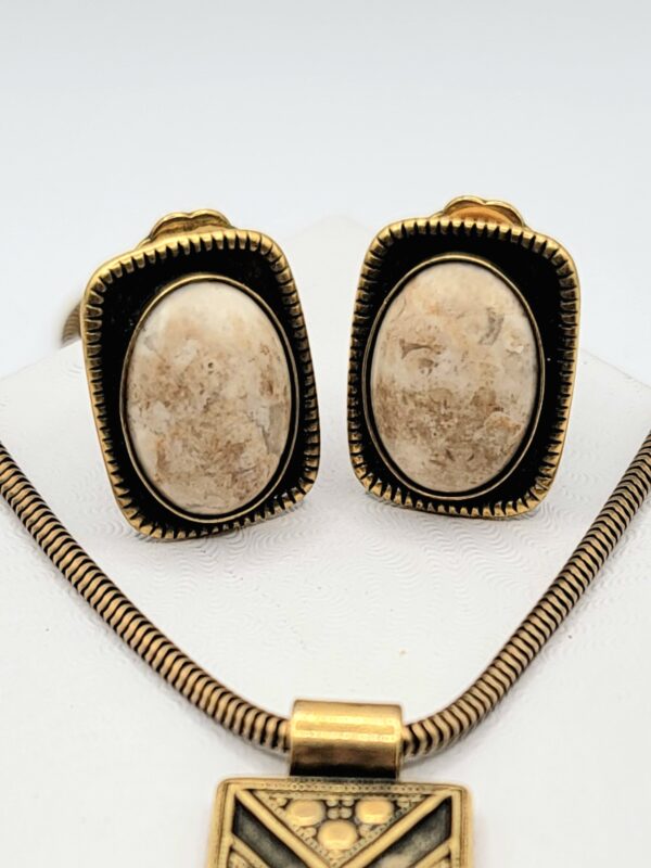 Vintage Antiqued Gold Tone Beige Cabochon Necklace Clip Earrings Set