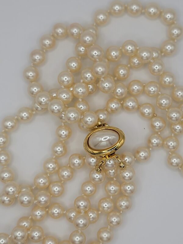 NEC-00006 (15) Vintage Double Strand Faux Pearl Necklace Gold Clasp 23 Inch