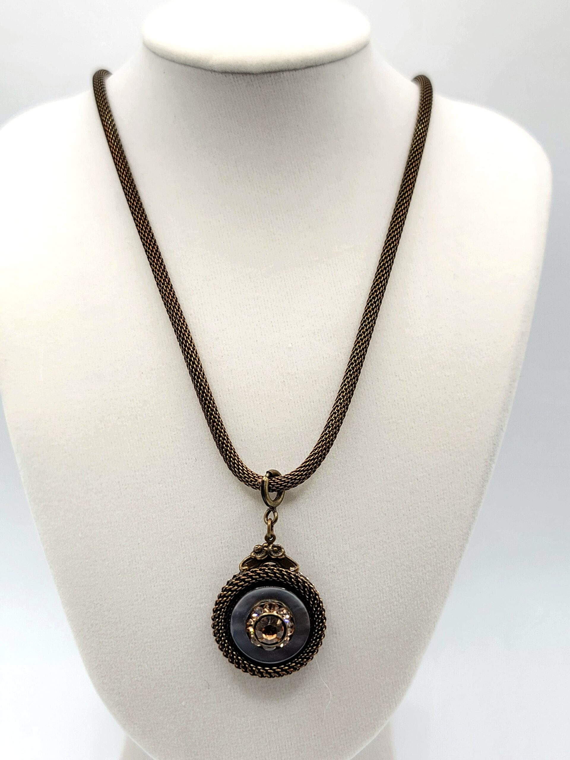 Signed Liz Palacios Swarovski Crystal Mother-of-Pearl Necklace - Image 3