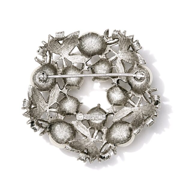 BRO-00002-WEB (1) Sarah Coventry Alaskan Summer Faux Pearl and Blue Bead Wreath Brooch