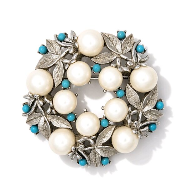 BRO-00002-WEB (2) Sarah Coventry Alaskan Summer Faux Pearl and Blue Bead Wreath Brooch