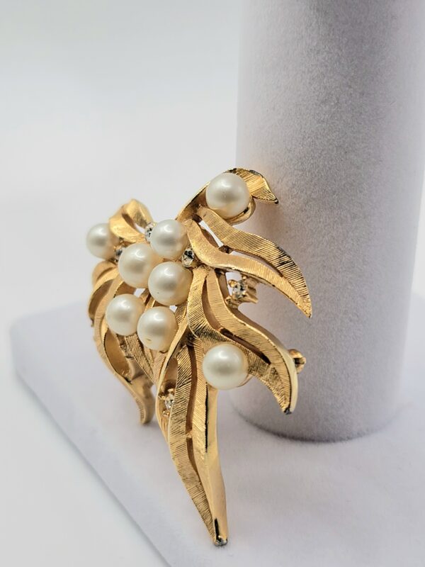 Vintage Crown Trifari Gold Tone Faux Pearl Leaf Brooch