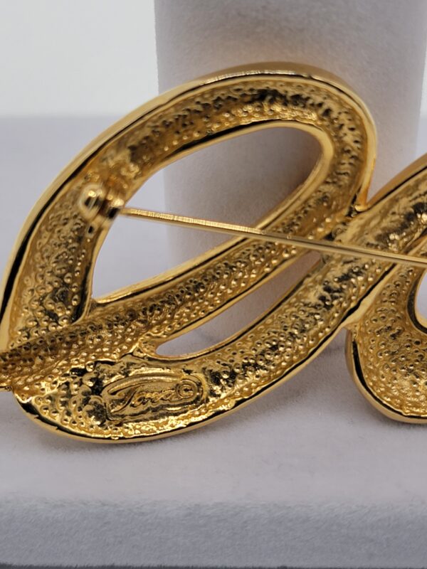 BRO-00040 (6) Vintage Tora Gold Tone Abstract Swirl Brooch