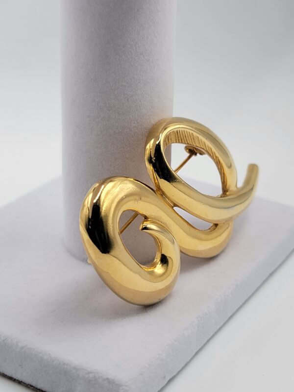 BRO-00040 (8) Vintage Tora Gold Tone Abstract Swirl Brooch