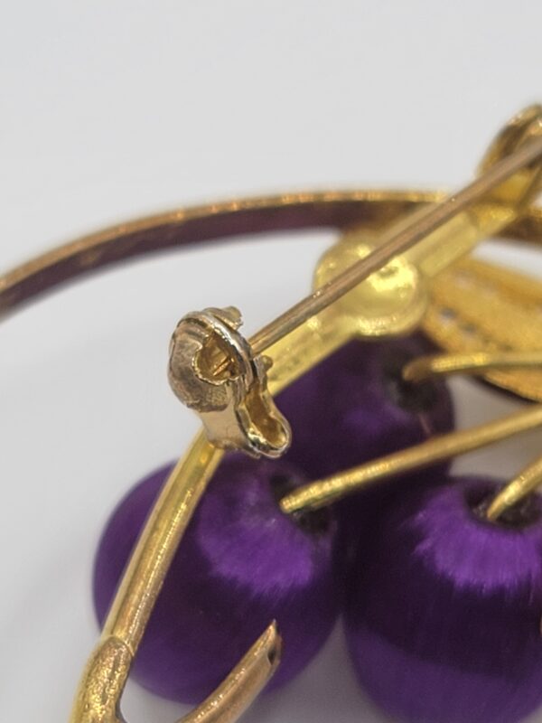 BRO-00044 (1) (5) Vintage 1950s Cannetille Filigree Floral Brooch with Purple Satin Beads