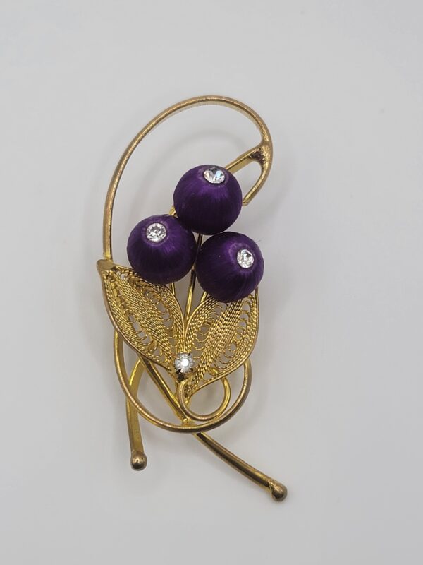 BRO-00044 (1) (8) Vintage 1950s Cannetille Filigree Floral Brooch with Purple Satin Beads