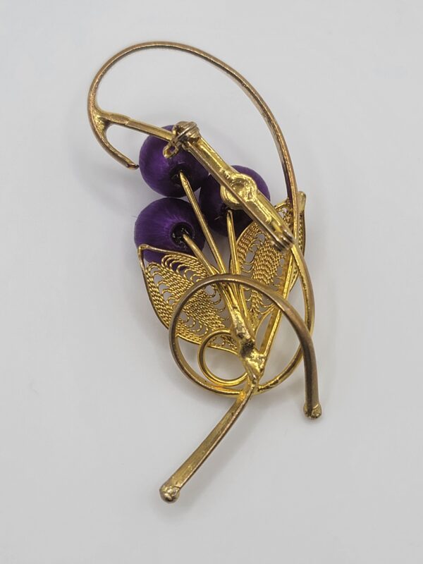 BRO-00044 (1) (9) Vintage 1950s Cannetille Filigree Floral Brooch with Purple Satin Beads