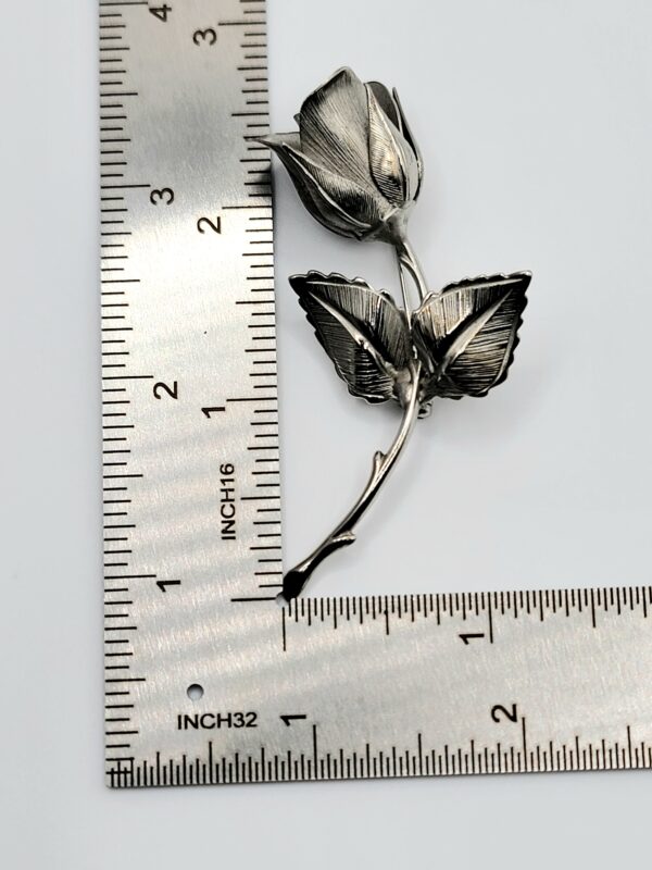 BRO-00050 (1) (2) Giovanni Silver-Tone Sculpted Rosebud Brooch