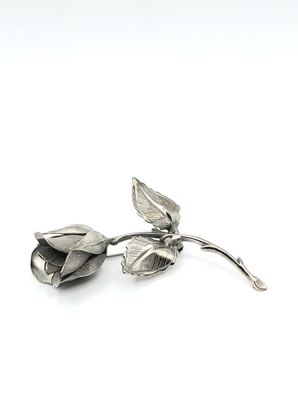 BRO-00050 (1) Giovanni Silver-Tone Sculpted Rosebud Brooch