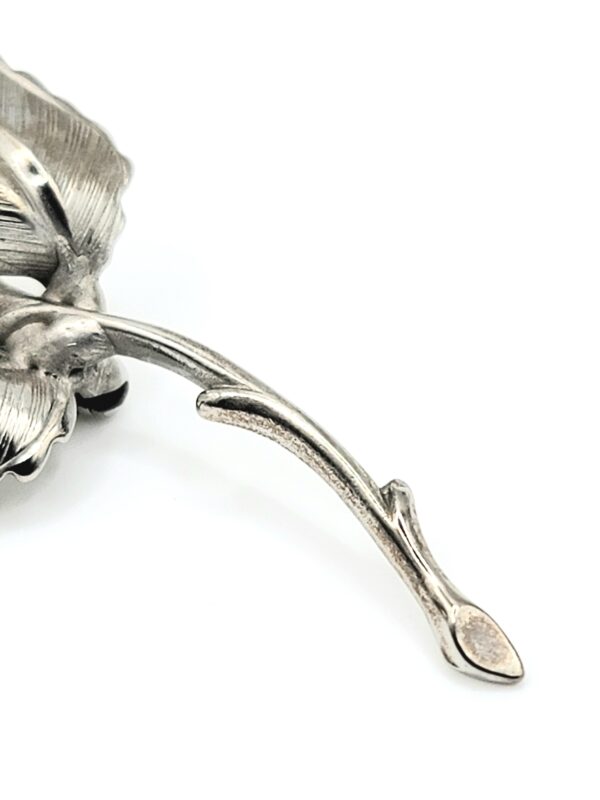 BRO-00050 (1) (9) Giovanni Silver-Tone Sculpted Rosebud Brooch