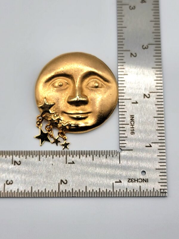 BRO-00072 (1) Vintage Celestial Man in the Moon Brooch Pin Gold Tone Dangling Stars 90s