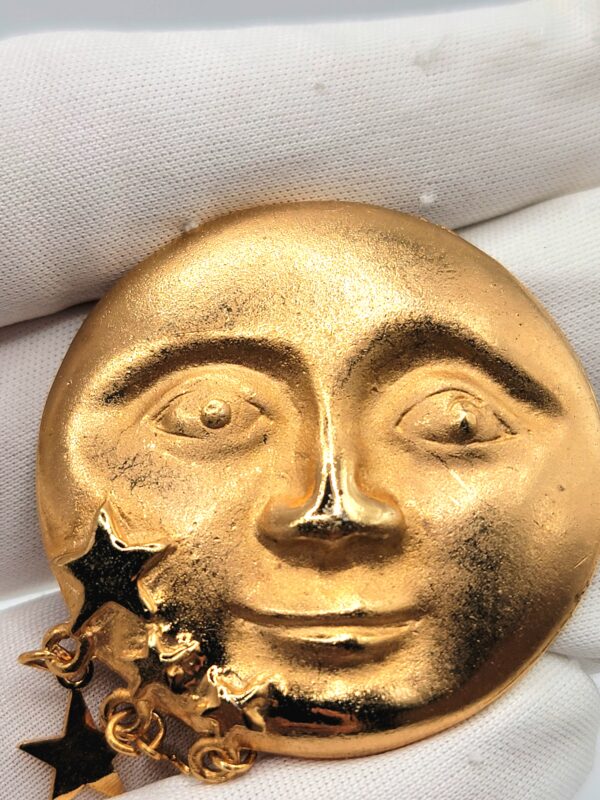 BRO-00072 (1) (2) Vintage Celestial Man in the Moon Brooch Pin Gold Tone Dangling Stars 90s