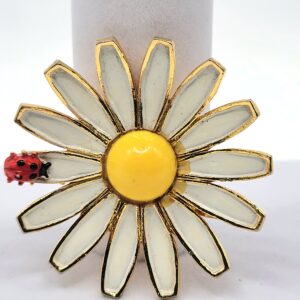 Vintage Signed 1960 Weiss Enamel White Daisy & Ladybug Flower Brooch