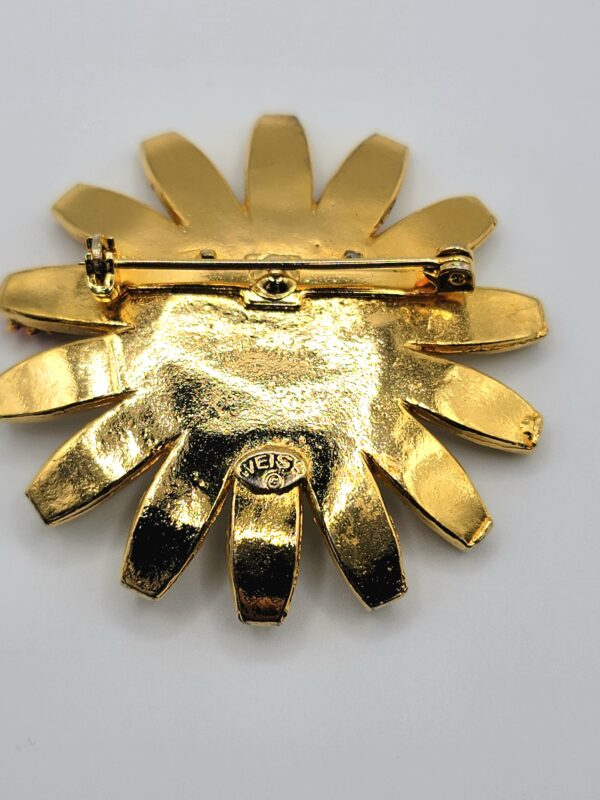 Vintage Signed 1960 Weiss Enamel White Daisy & Ladybug Flower Brooch